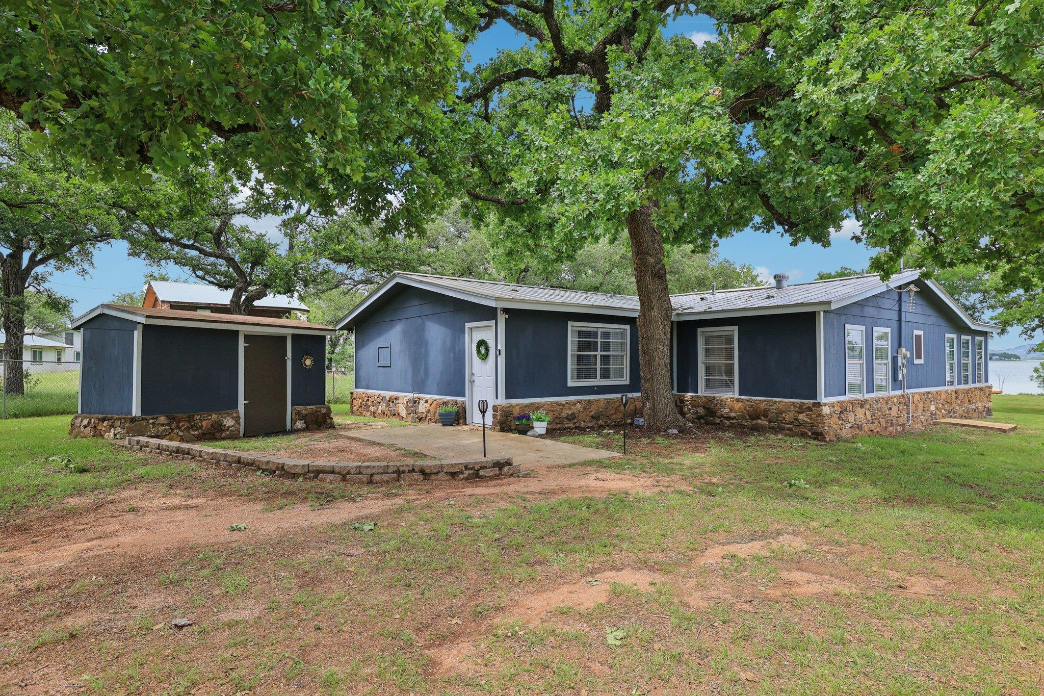 145 Oak Point