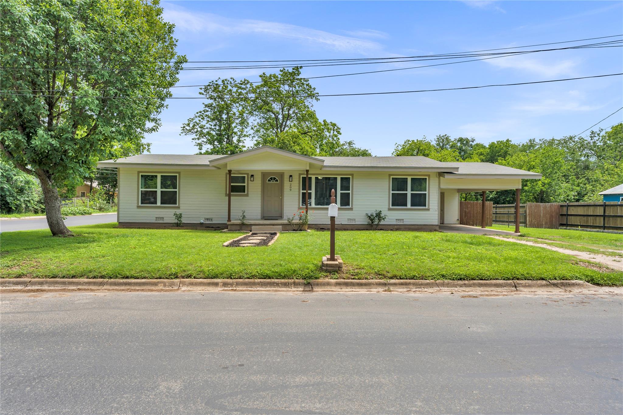 Single Family Residence