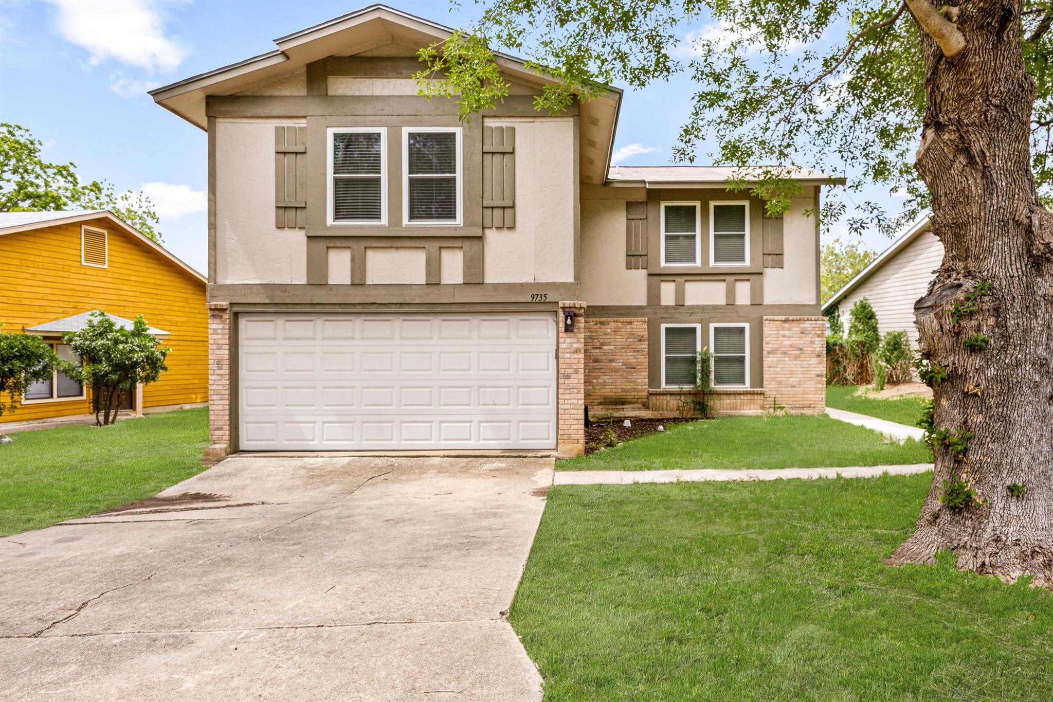 9735 Fortune Ridge