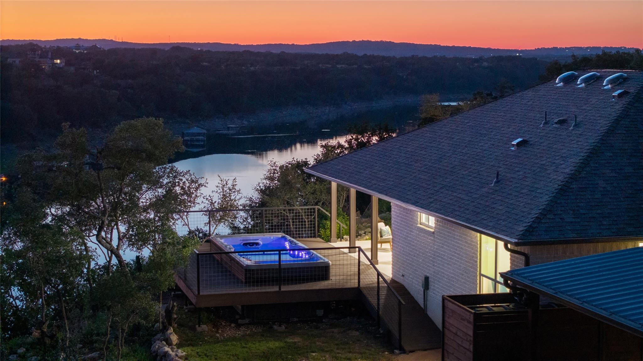 1104 Cliffview