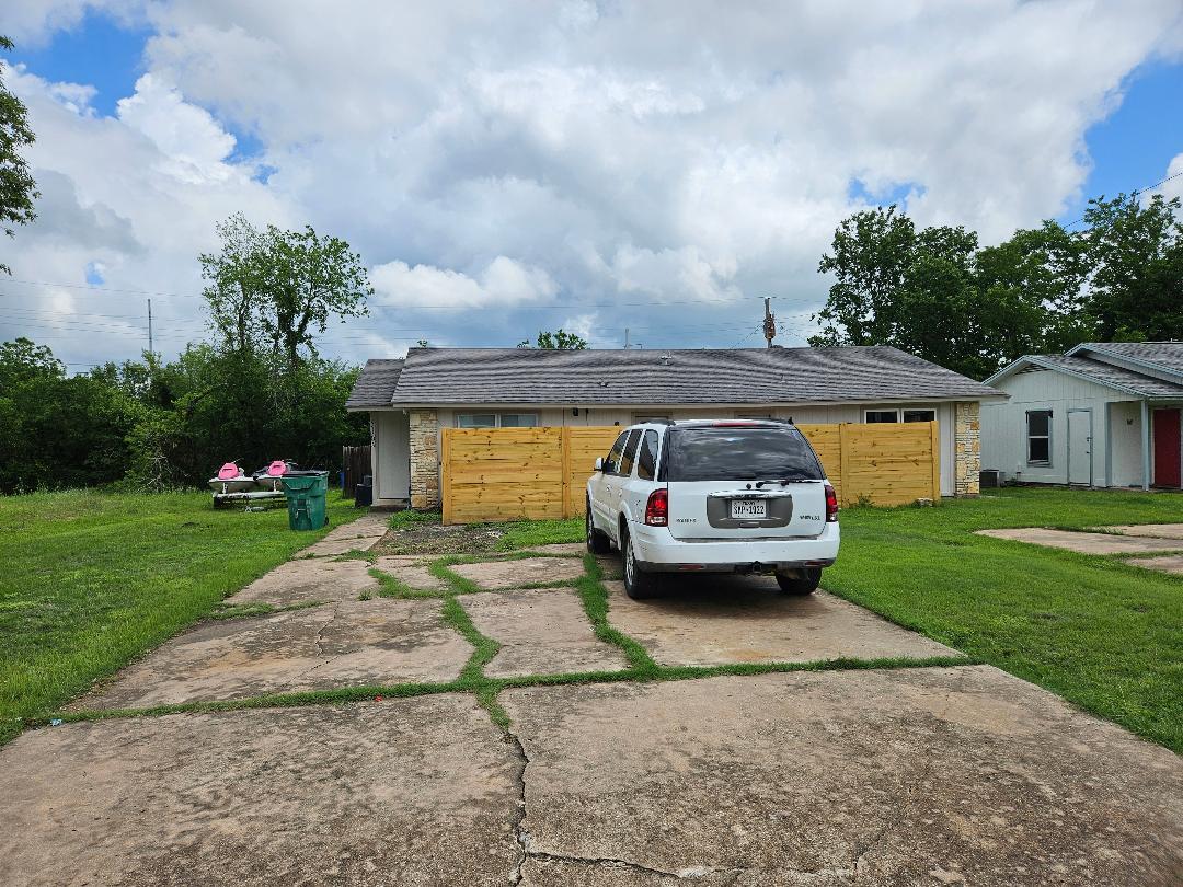 516 Lenora