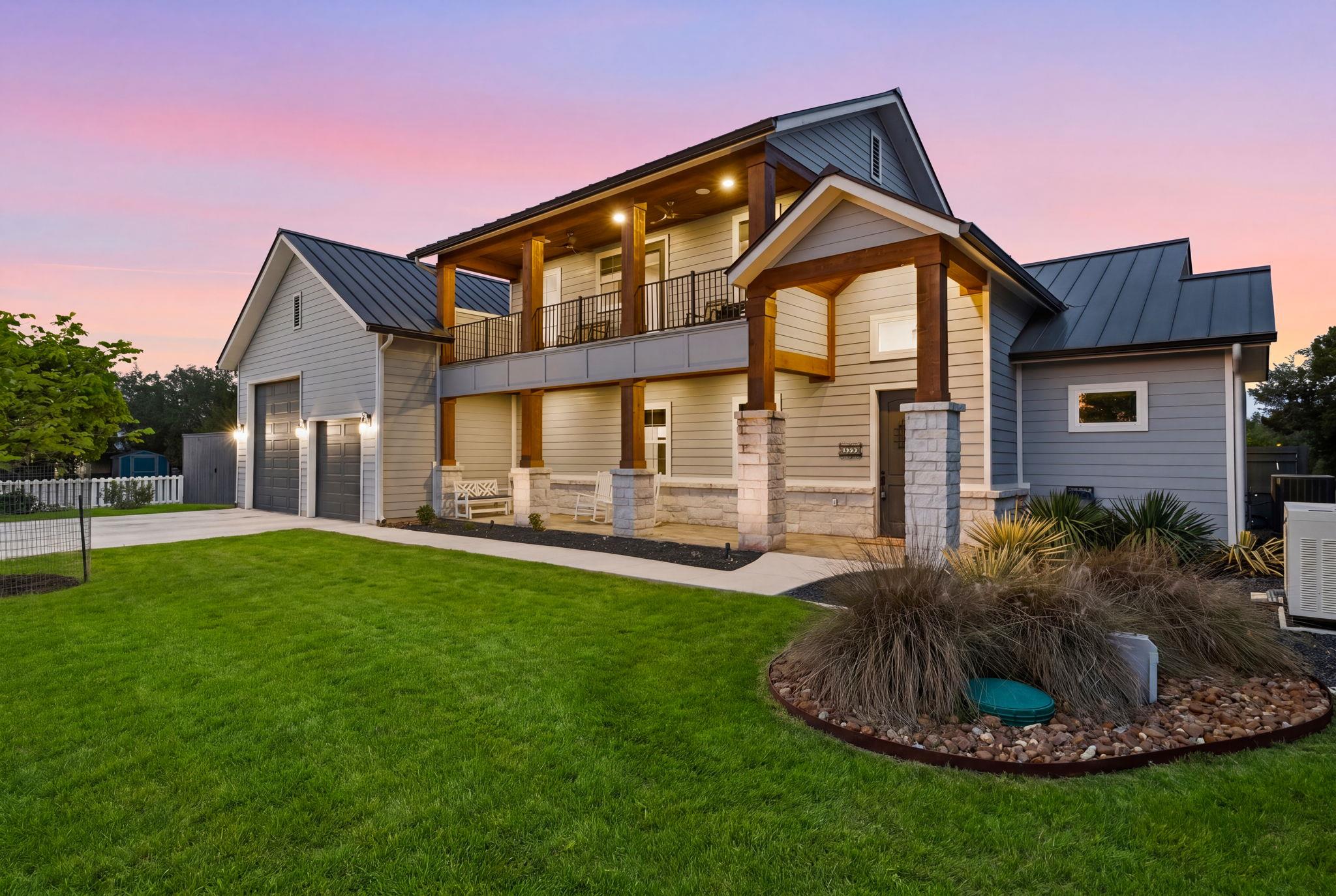 2551 Lakeshore