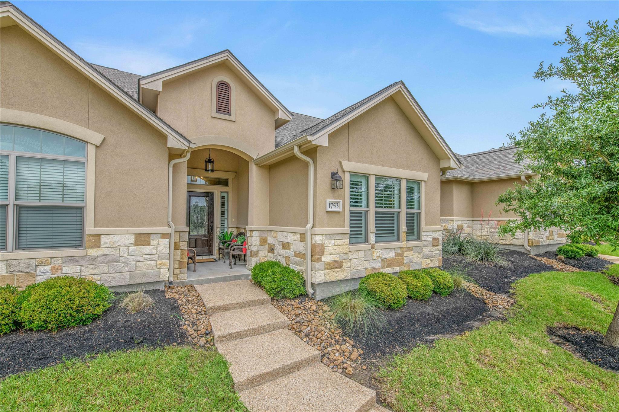 1753 Summit Crossing