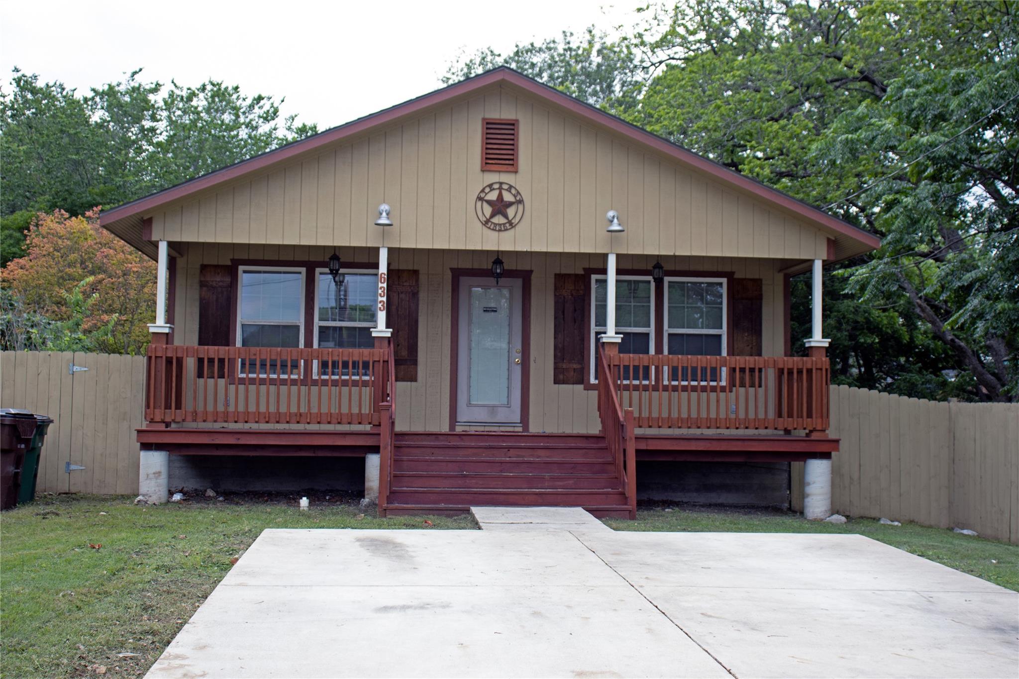 633 Commerce