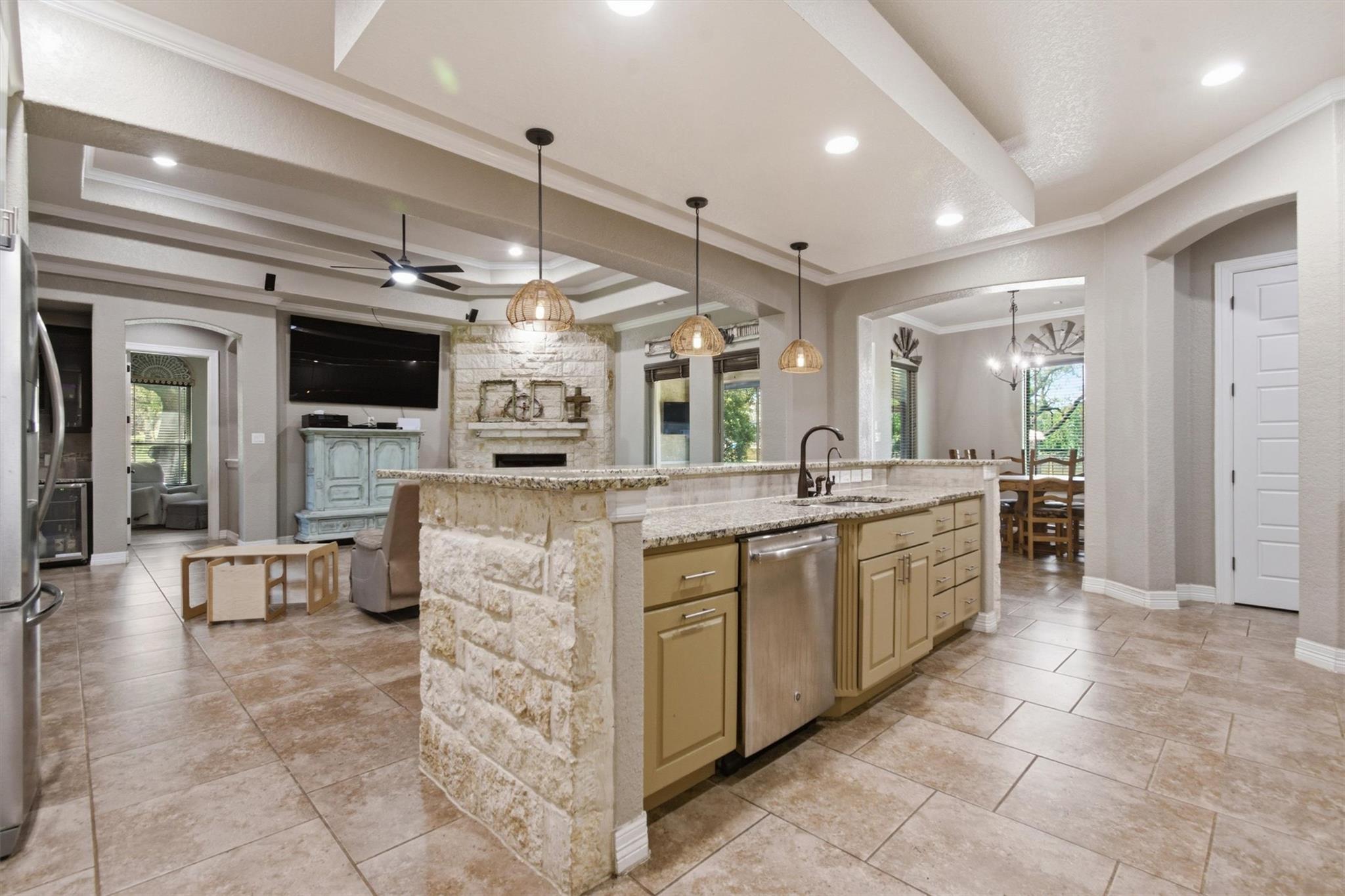 1106 Private Road 3702