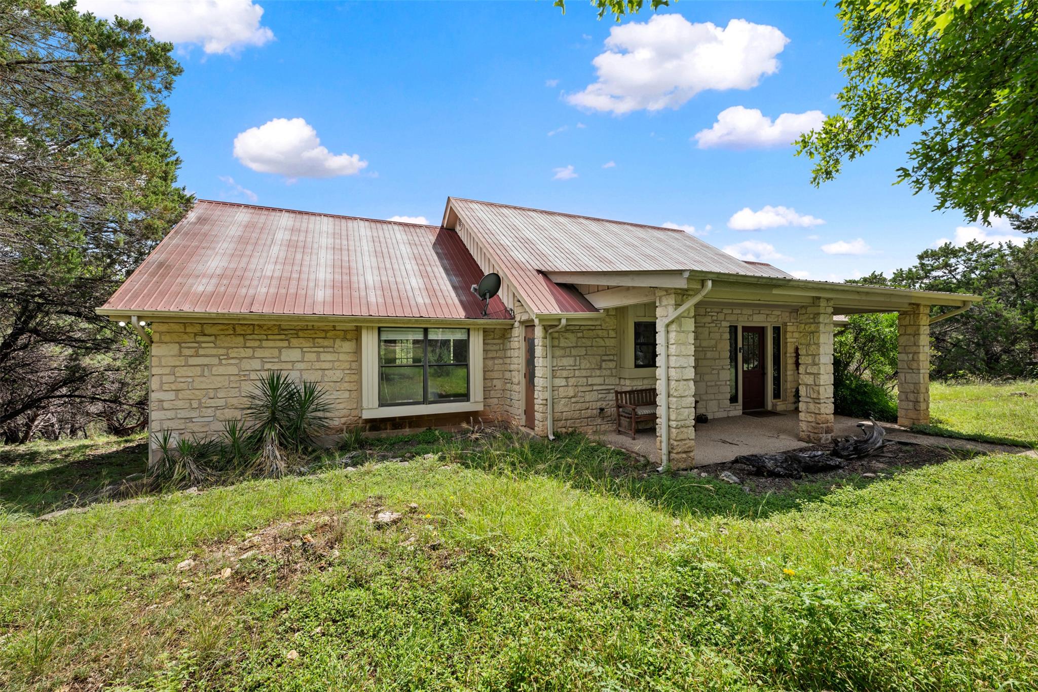 555 Hillsedge