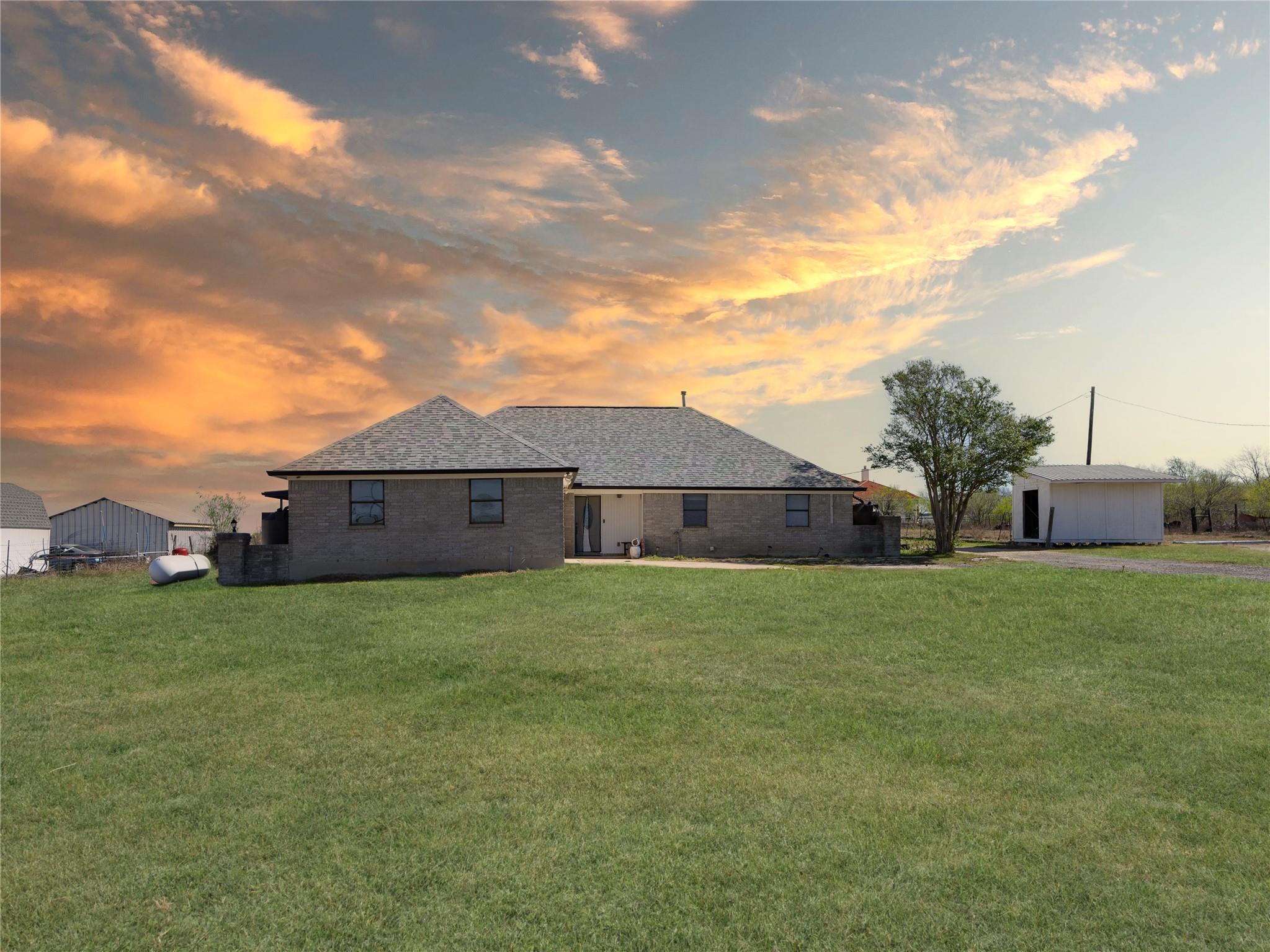 2412 Williamson