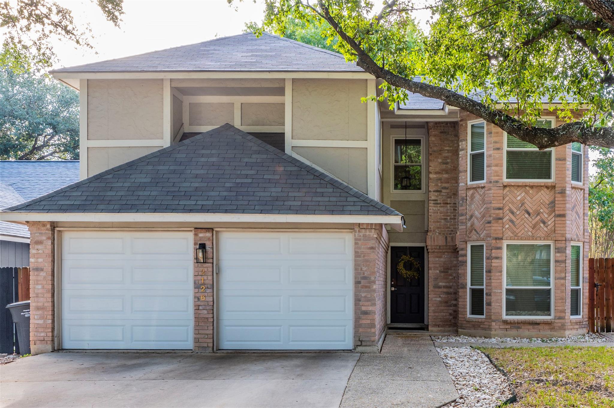 2126 River Hollow