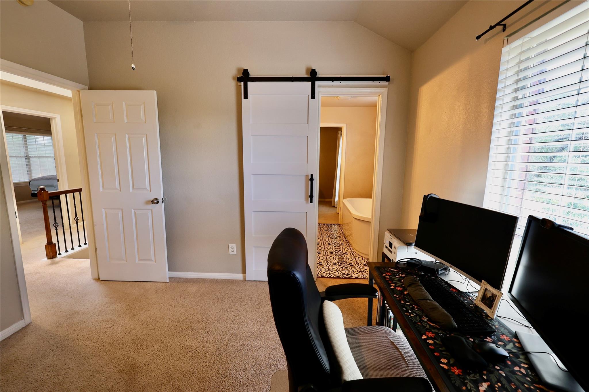 Photo 19