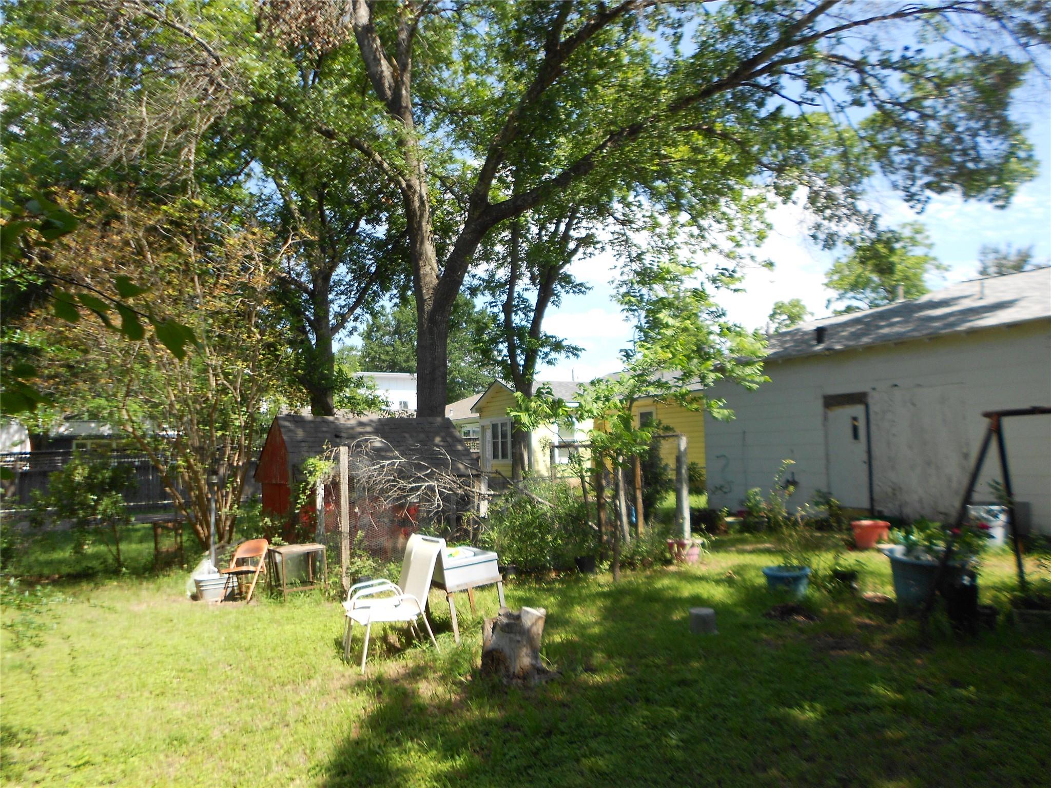 Photo 33