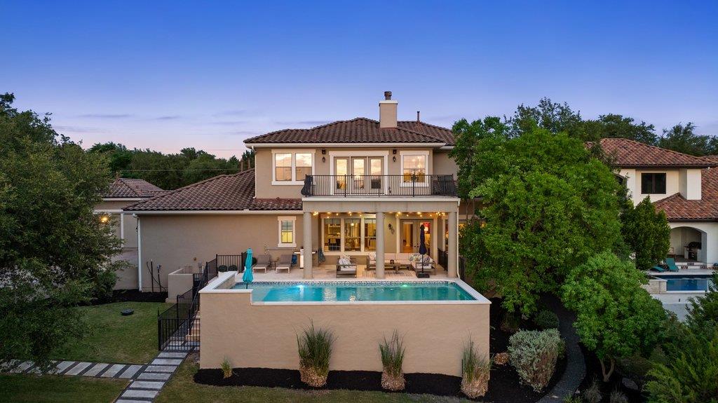 701 Hurst Creek