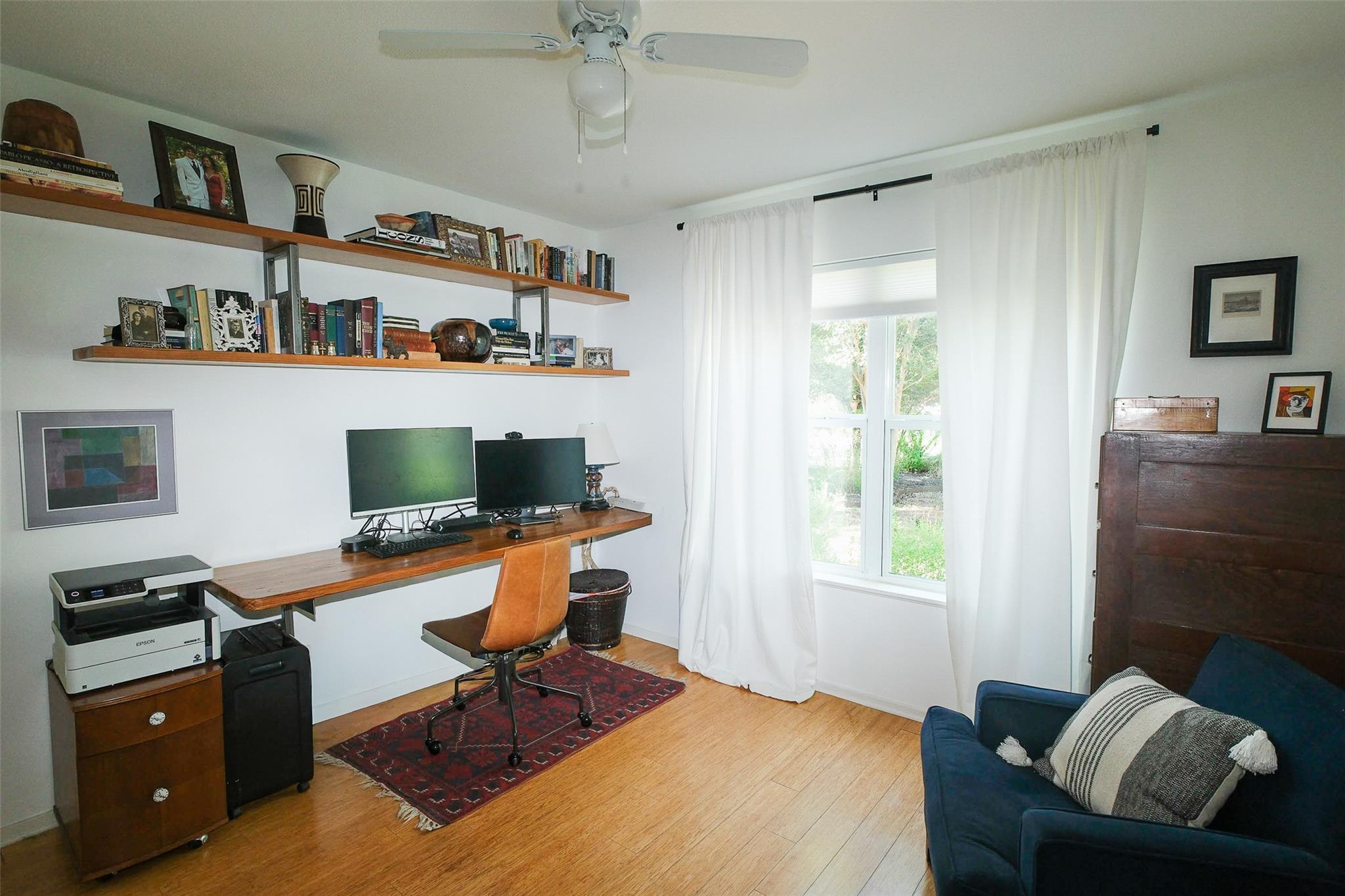 Photo 12