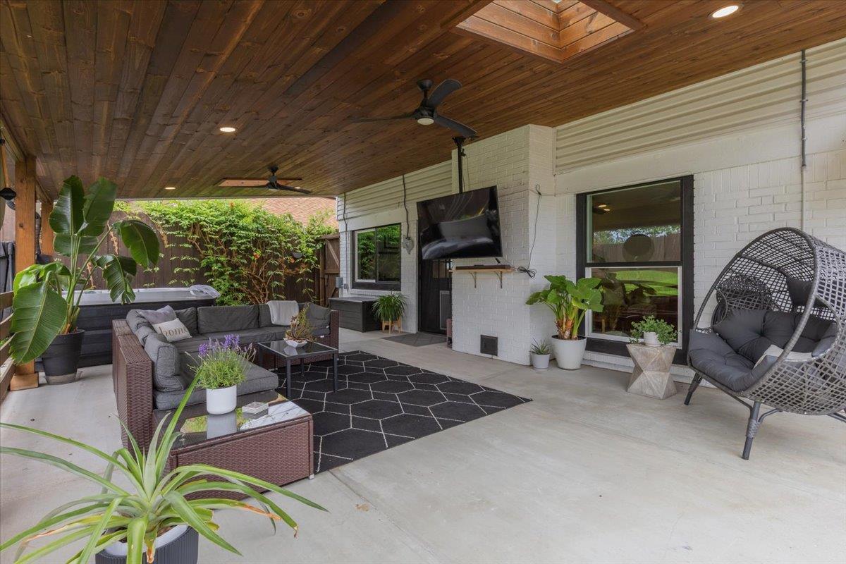 Single Family Residence