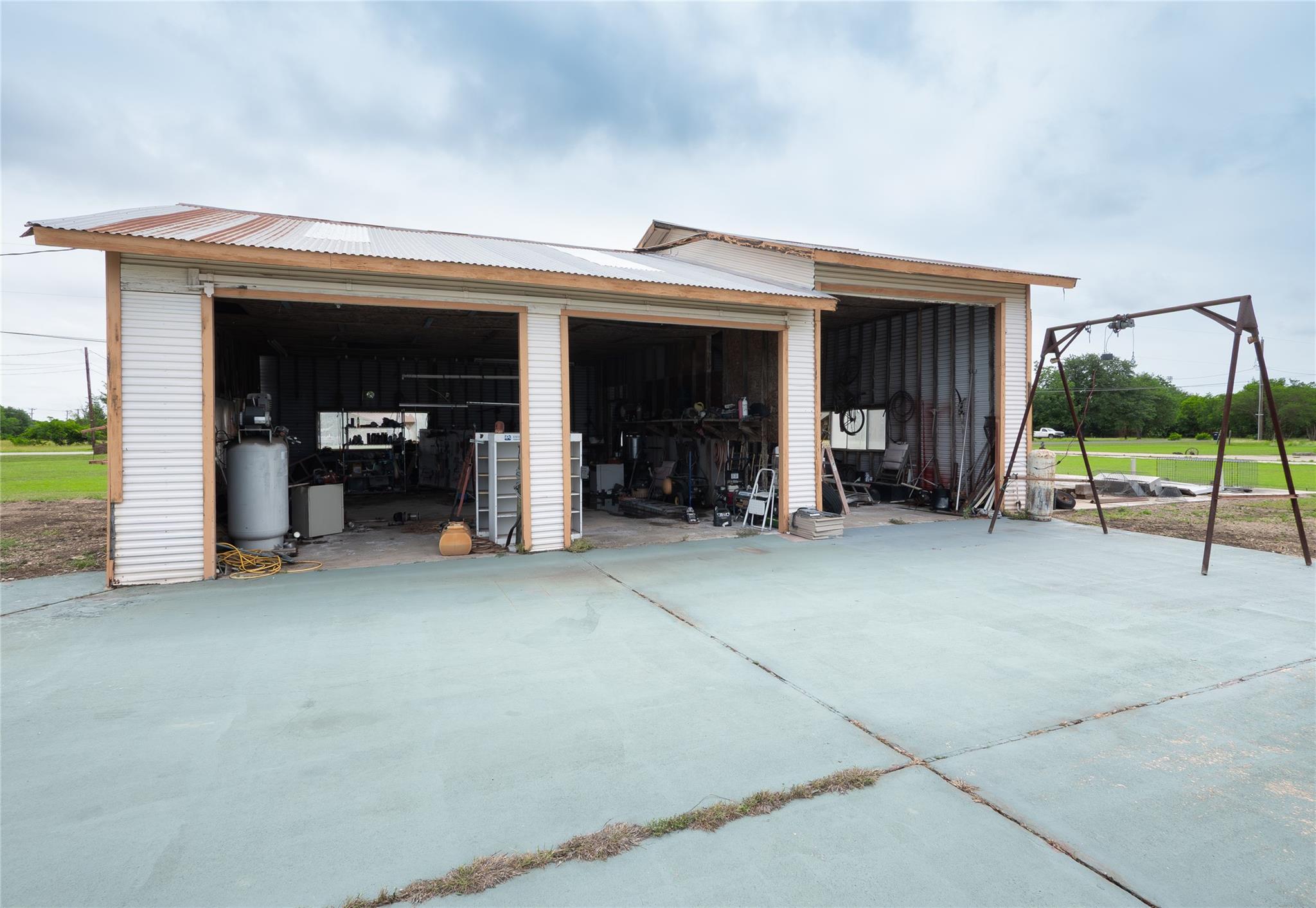 Photo 33
