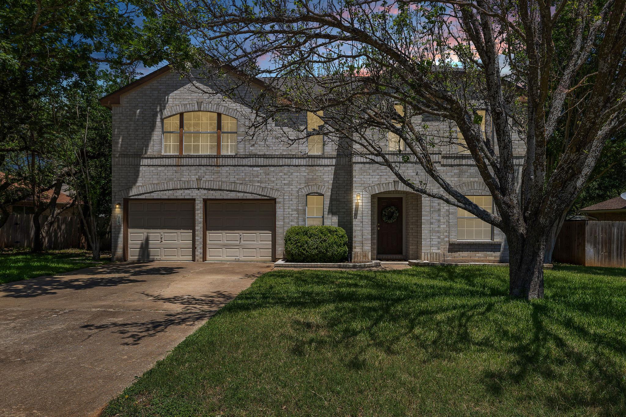 1201 Cedar Hills