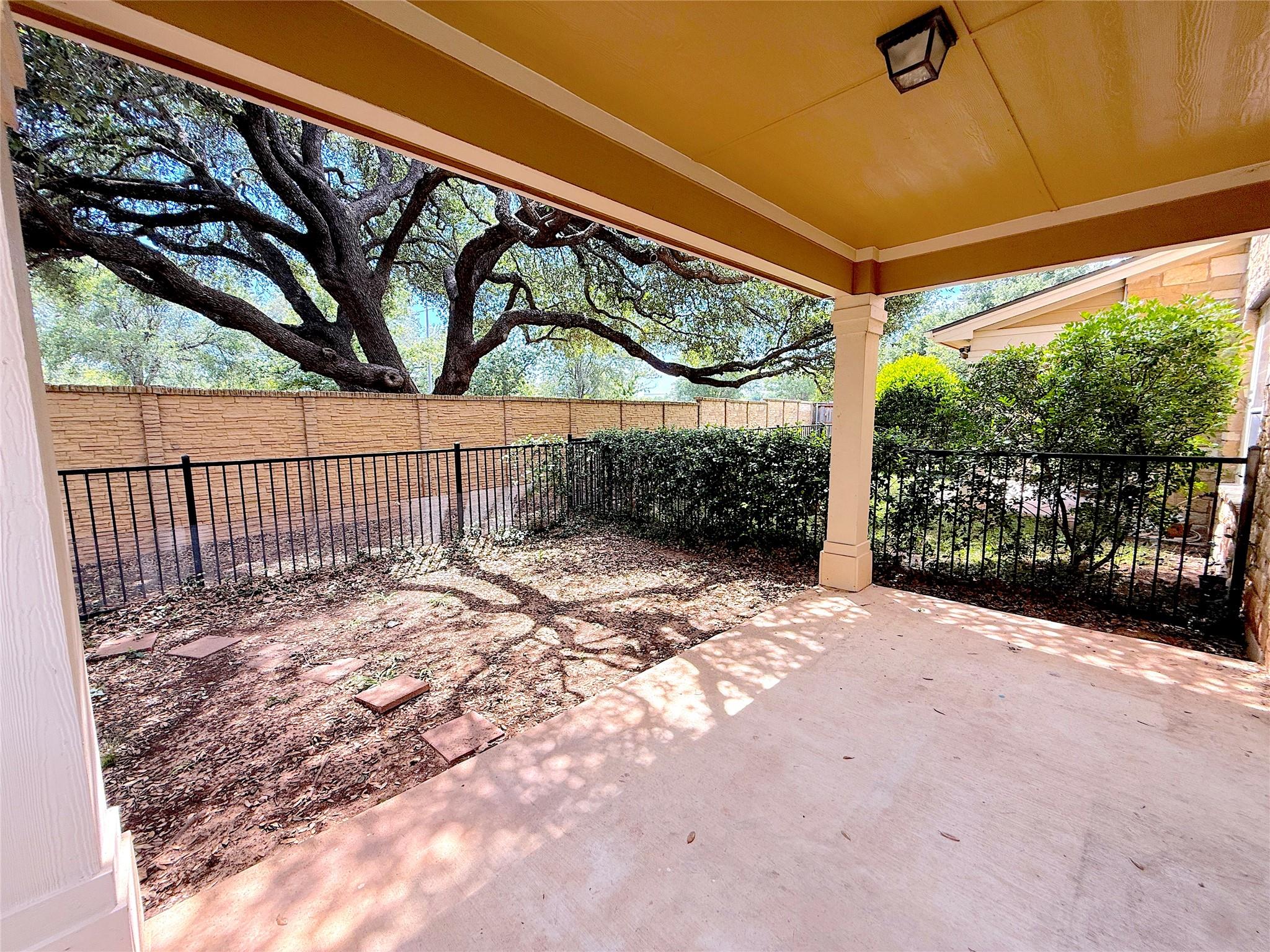16100 Great Oaks
