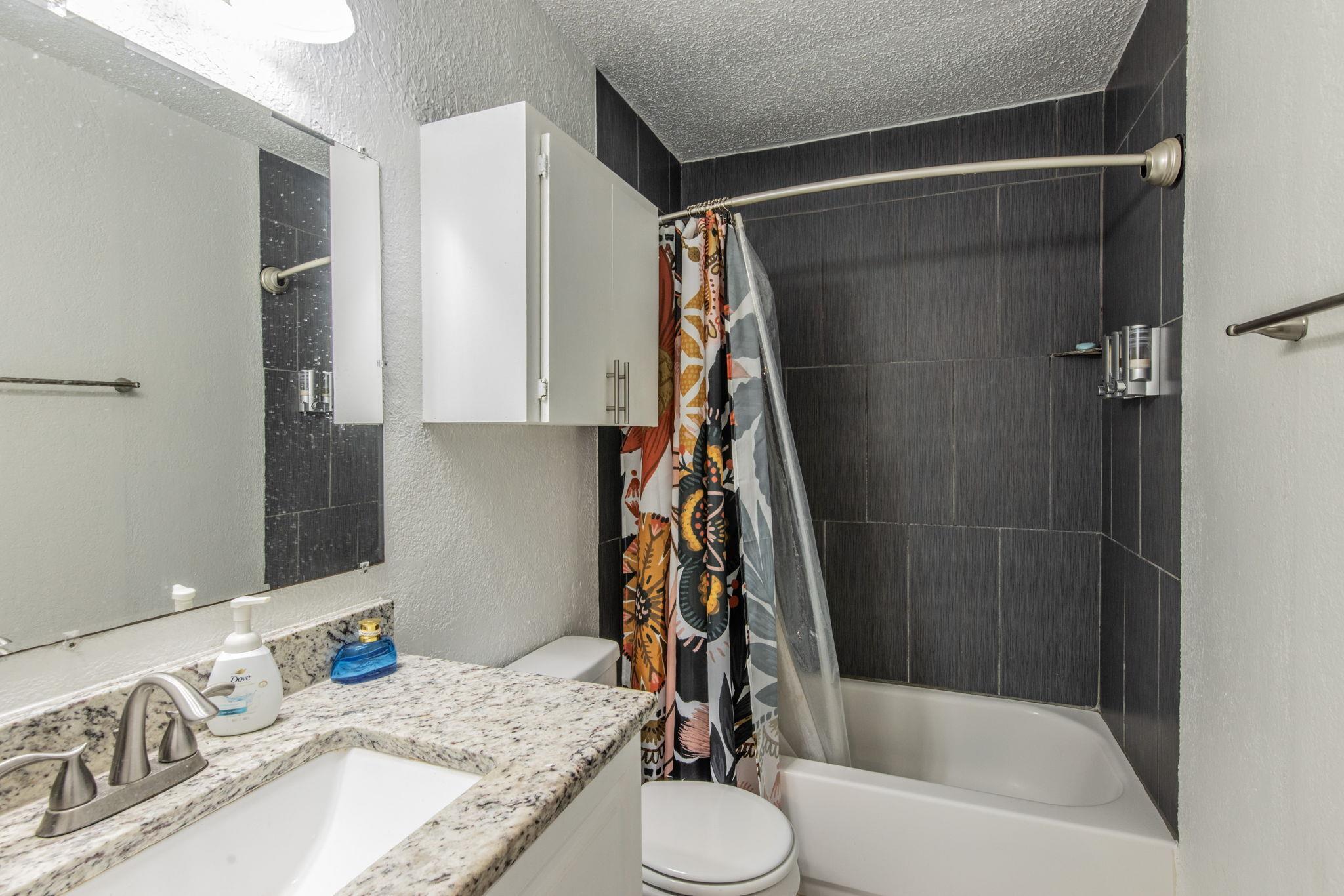 Photo 33