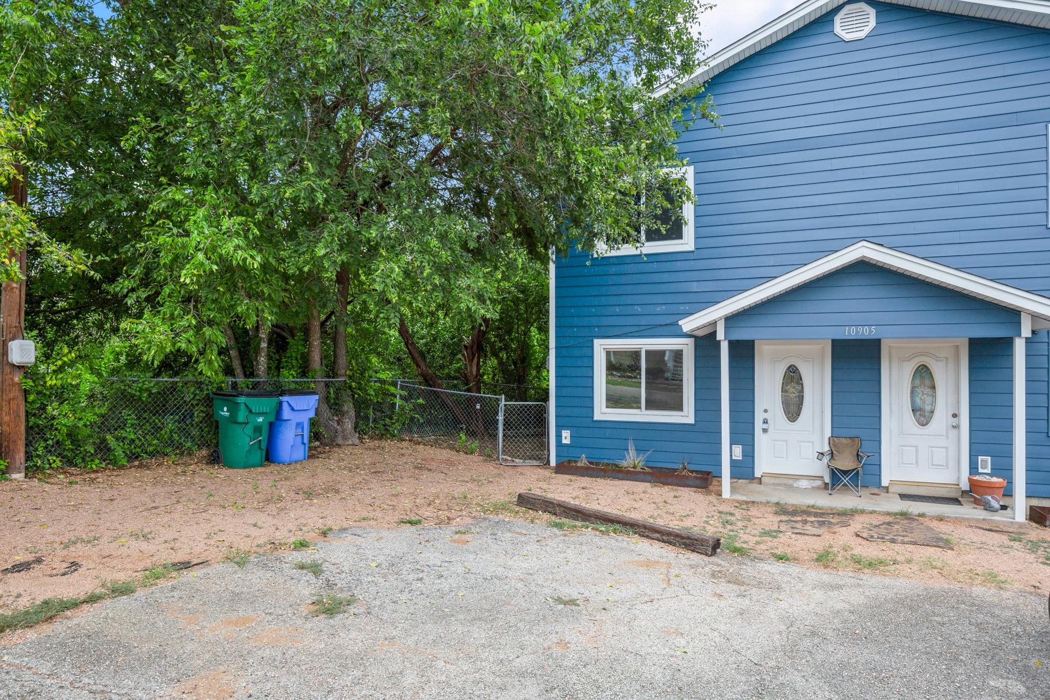 10905 Elm