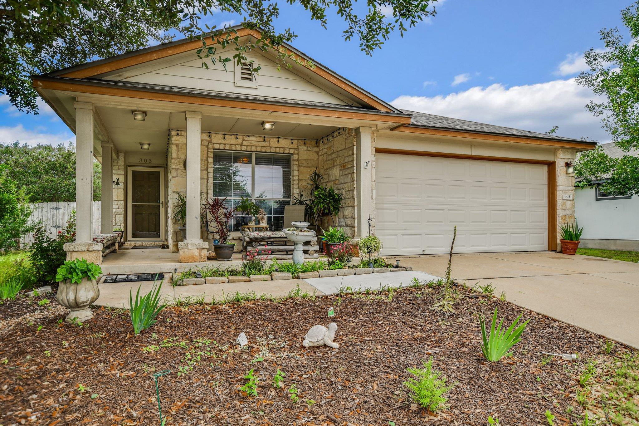 303 Delby