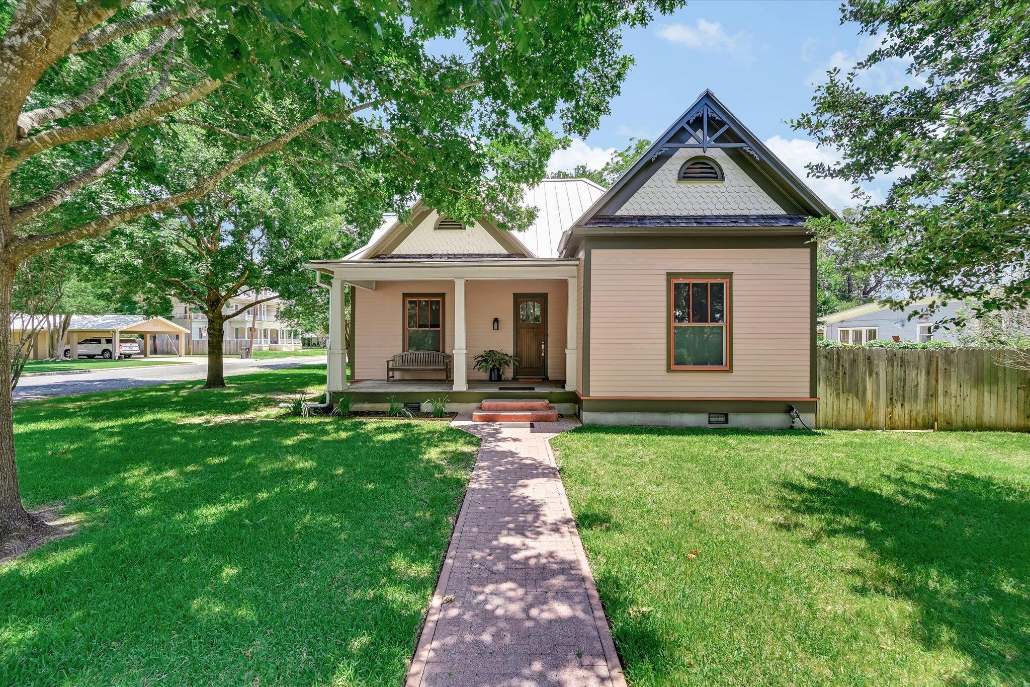 506 Gresham