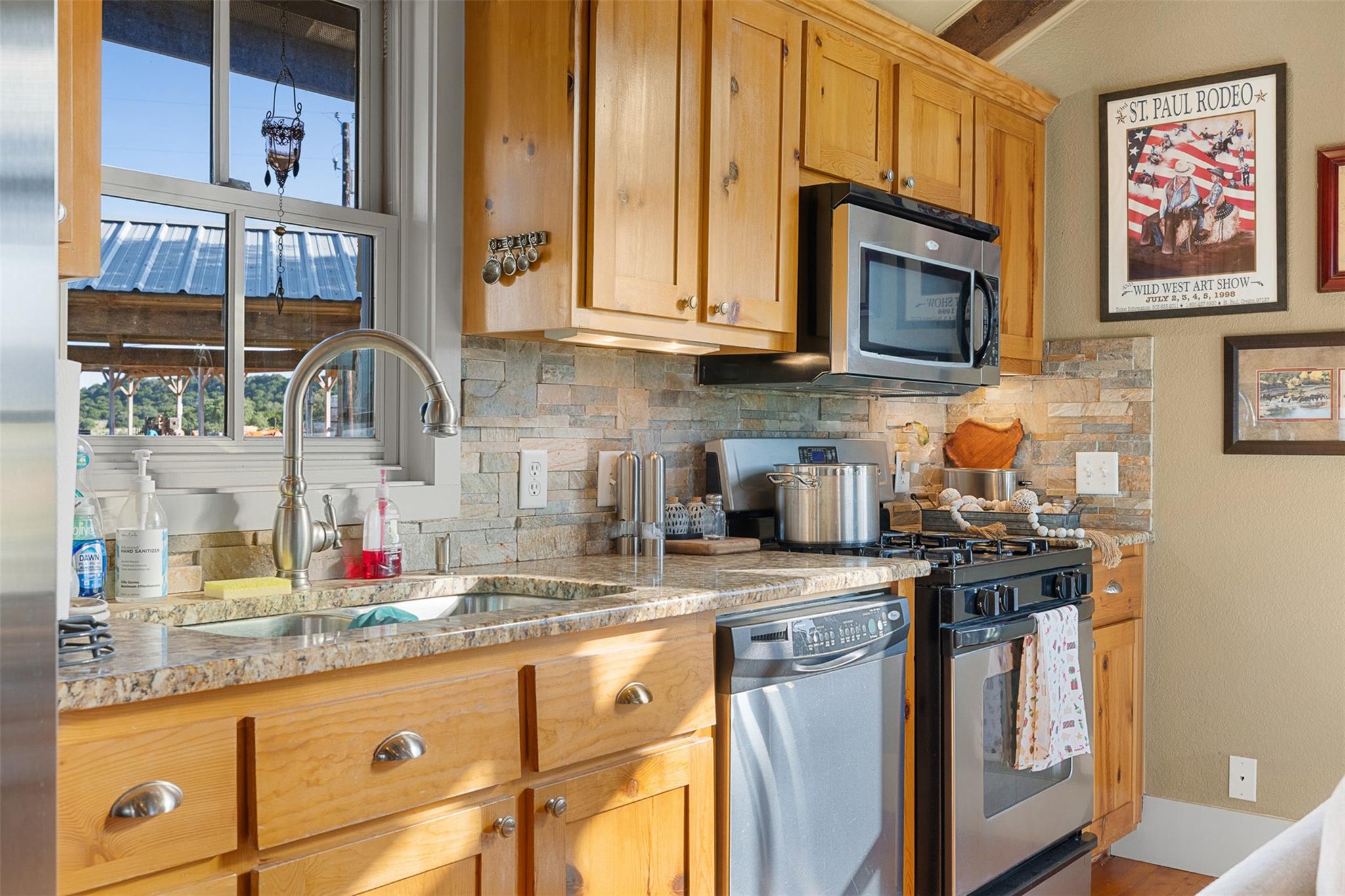Photo 25