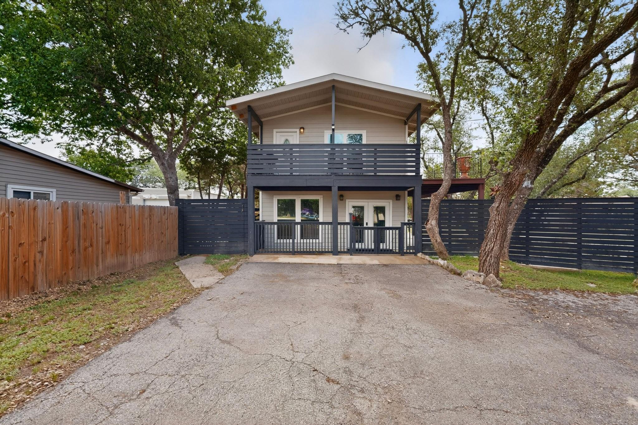 1070 Timberlane