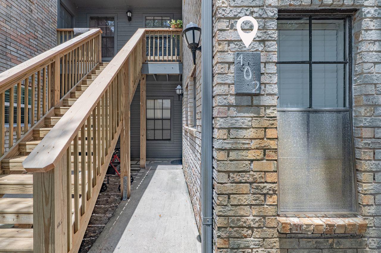 210 Oak Bay