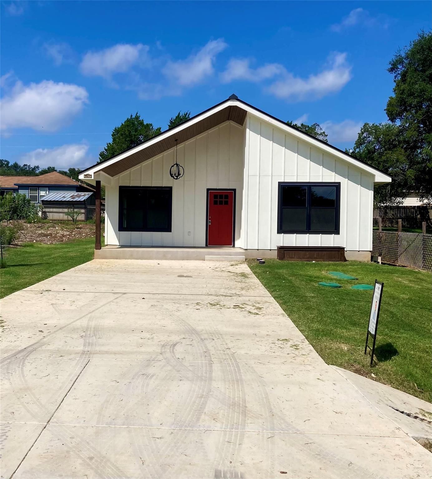 1127 Greenhill