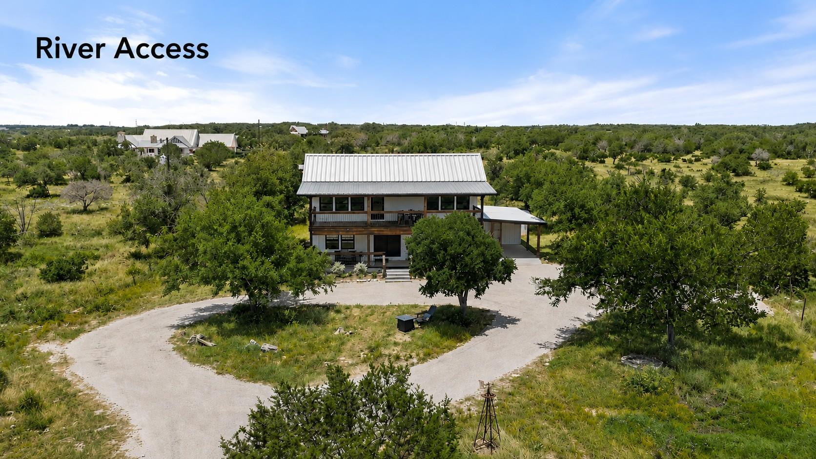 784 River View