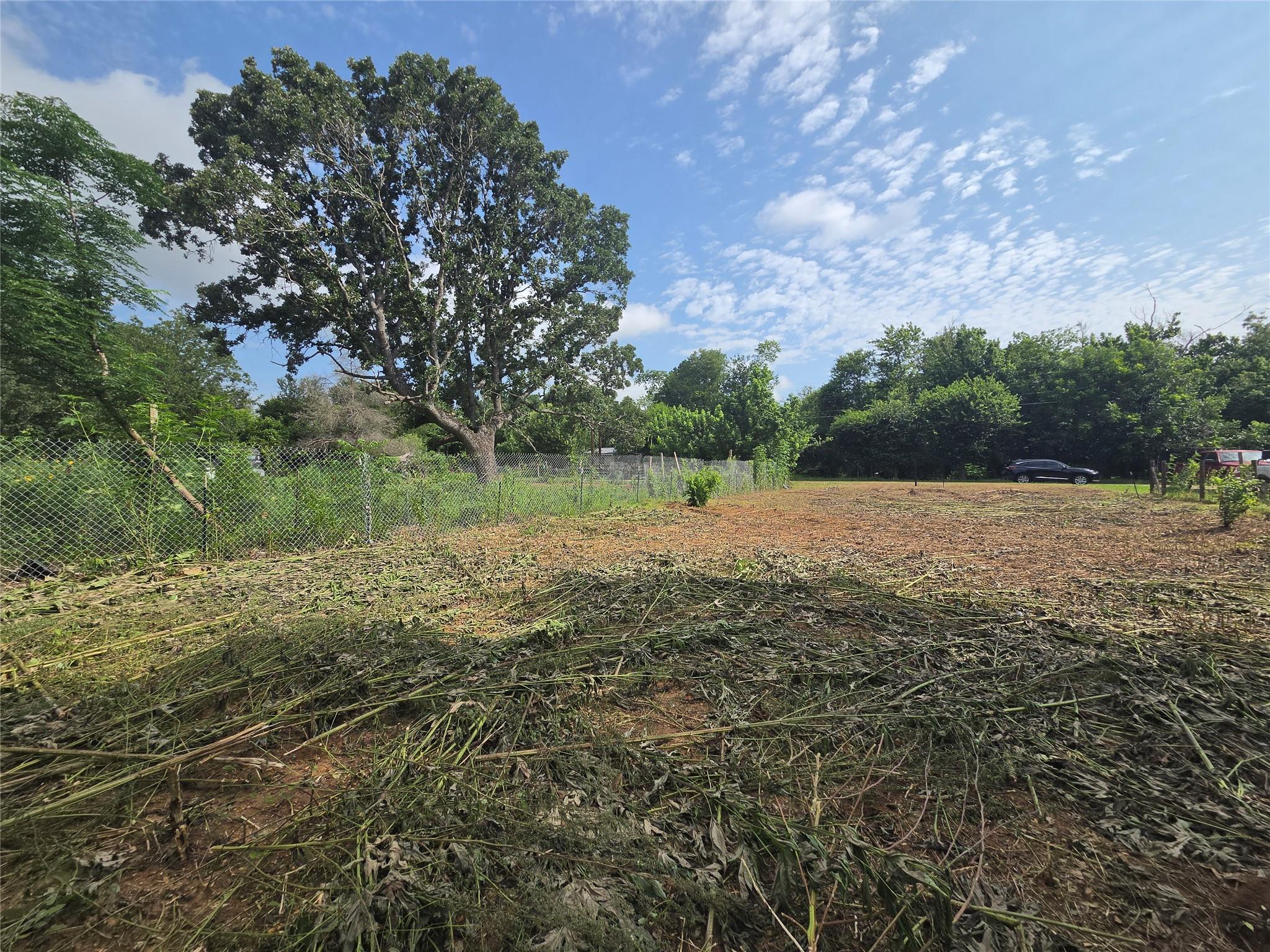 327 HOUSTON ELGIN, TX 78621