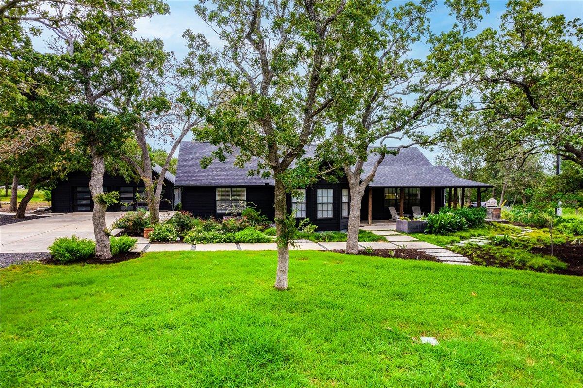 160 Shady Oaks