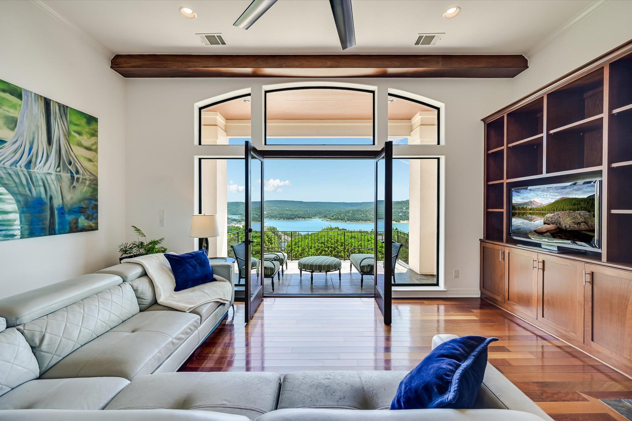 17309 Northlake Hills