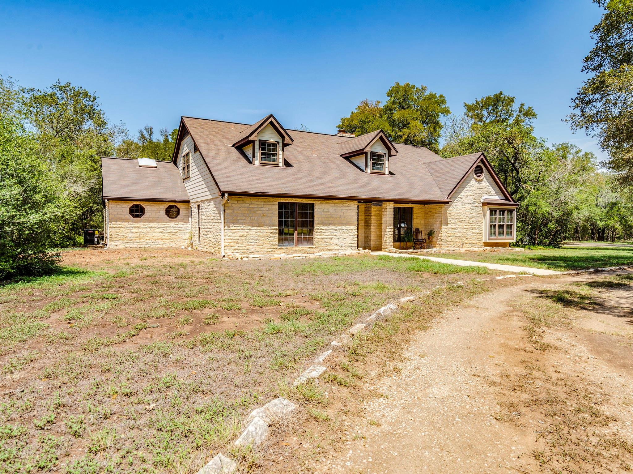 1112 Live Oak