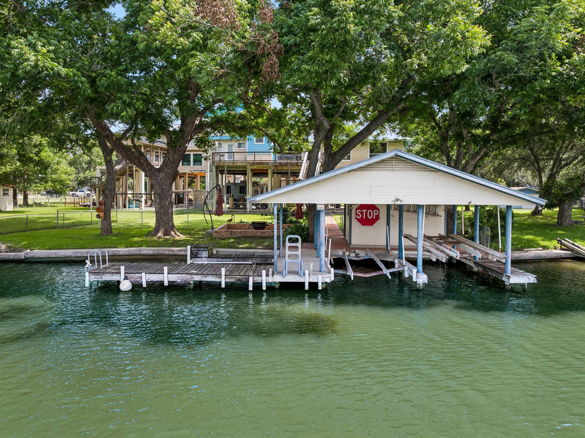 160 Lakeside