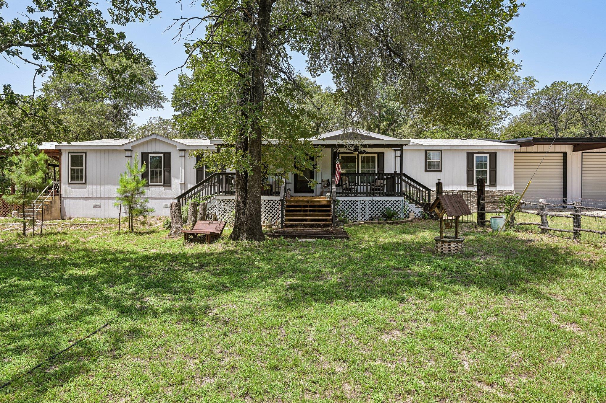 541 Hidden Oaks