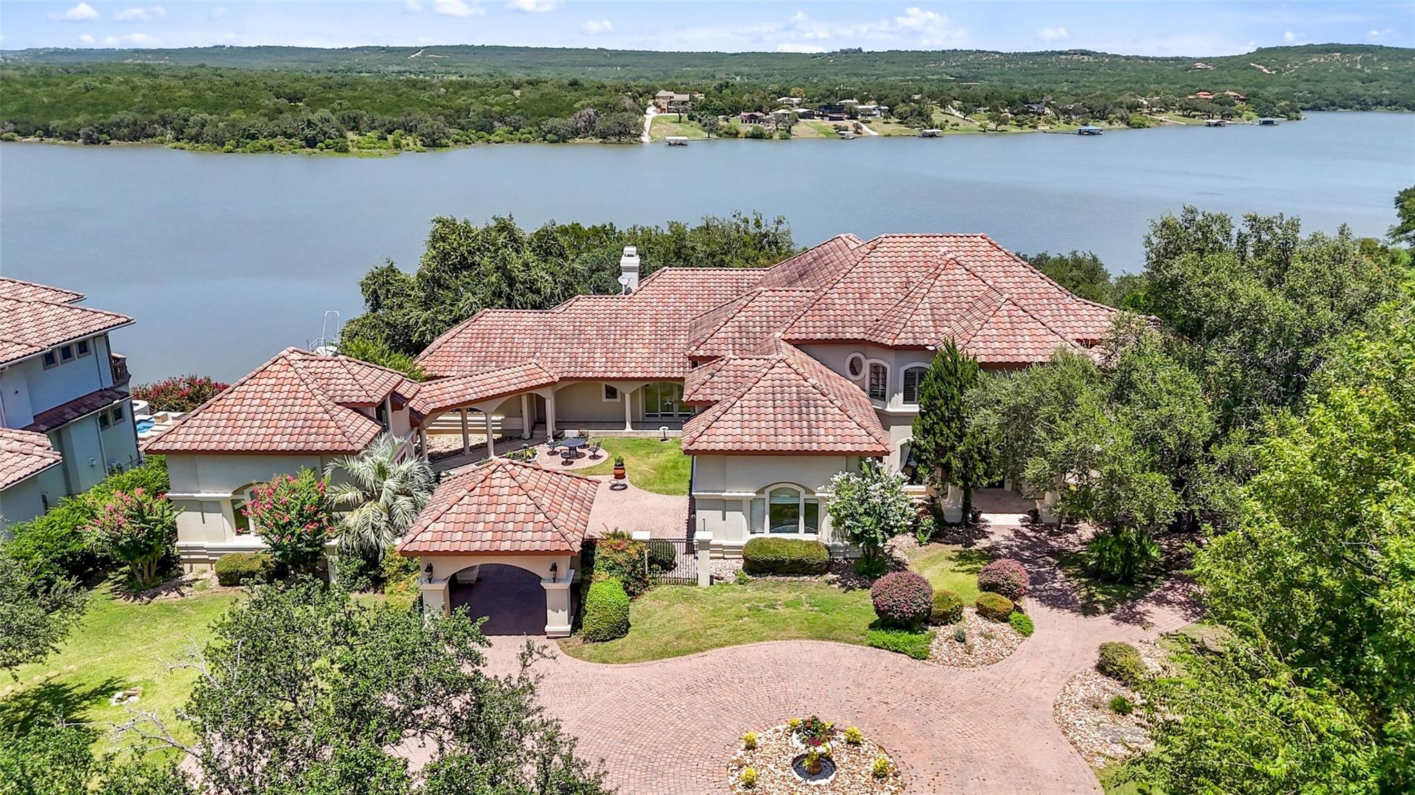 2901 Cliff