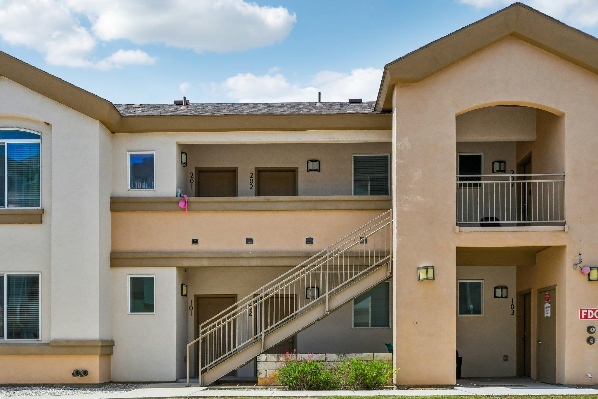 1201 Whitestone