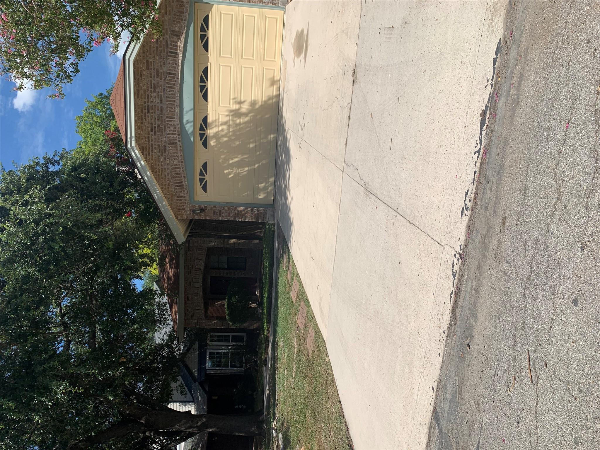 3215 Tree Grove