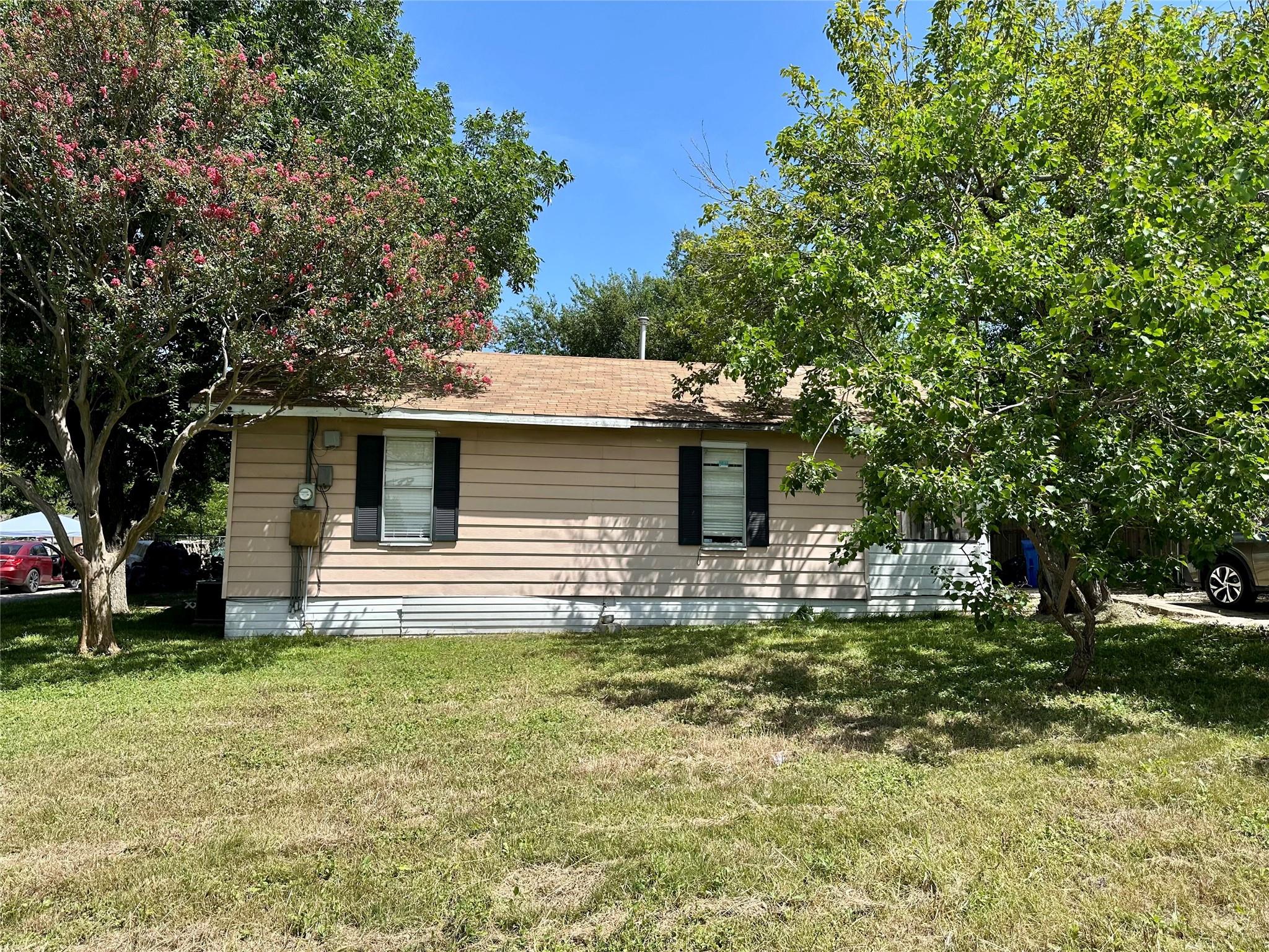 209 Old Thorndale