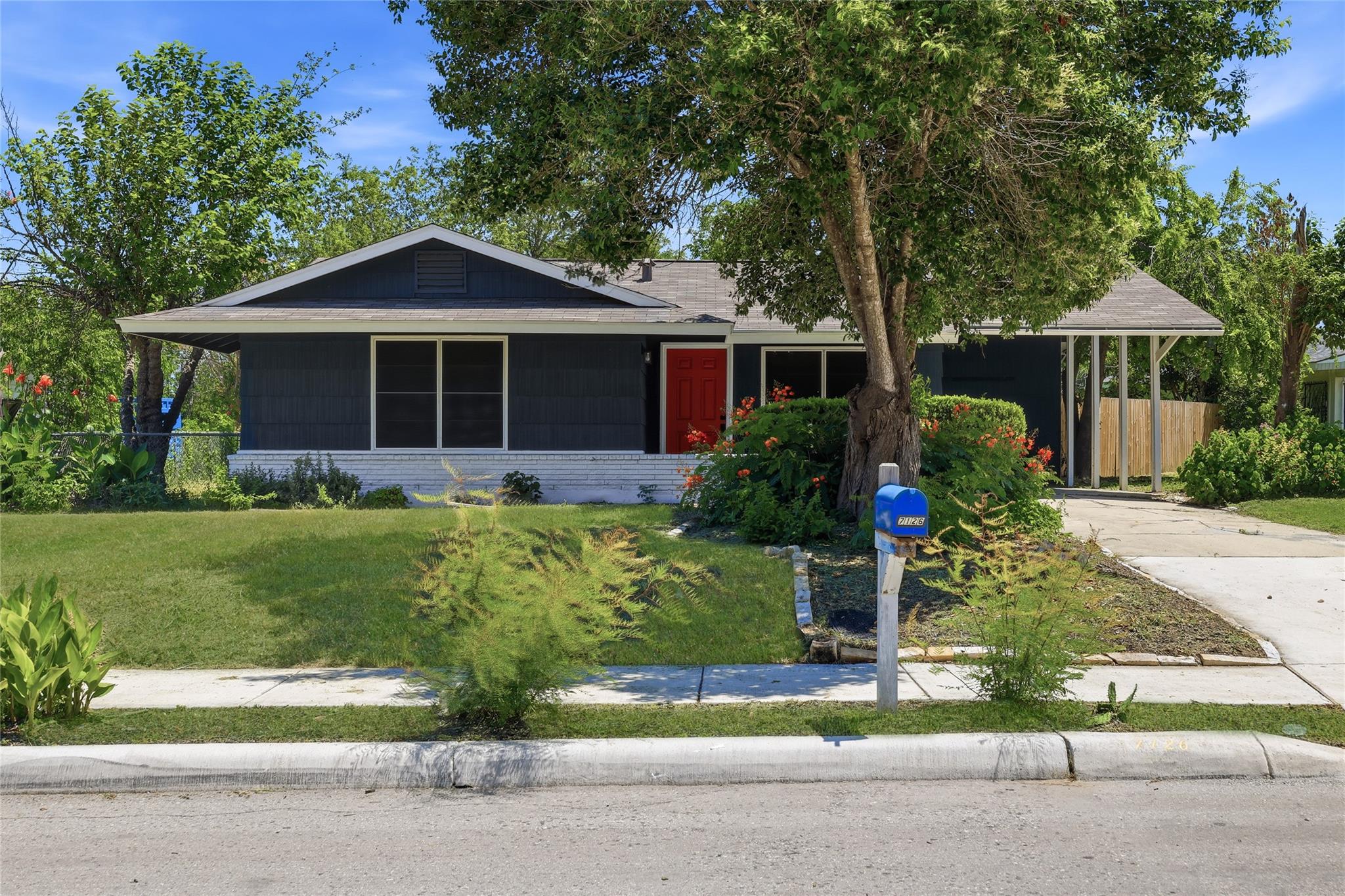 7126 WESTBRIAR