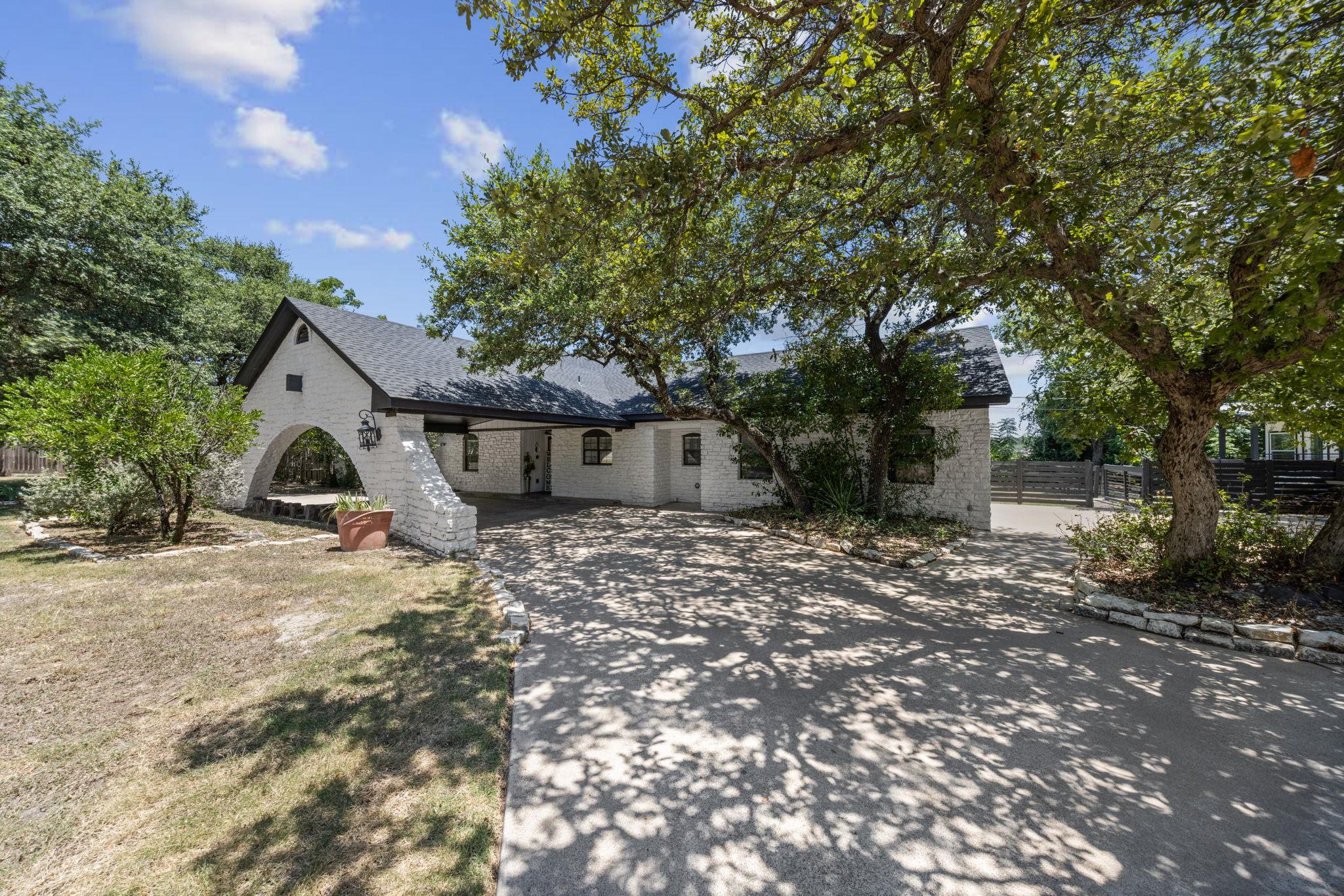 349 Arrowhead Point