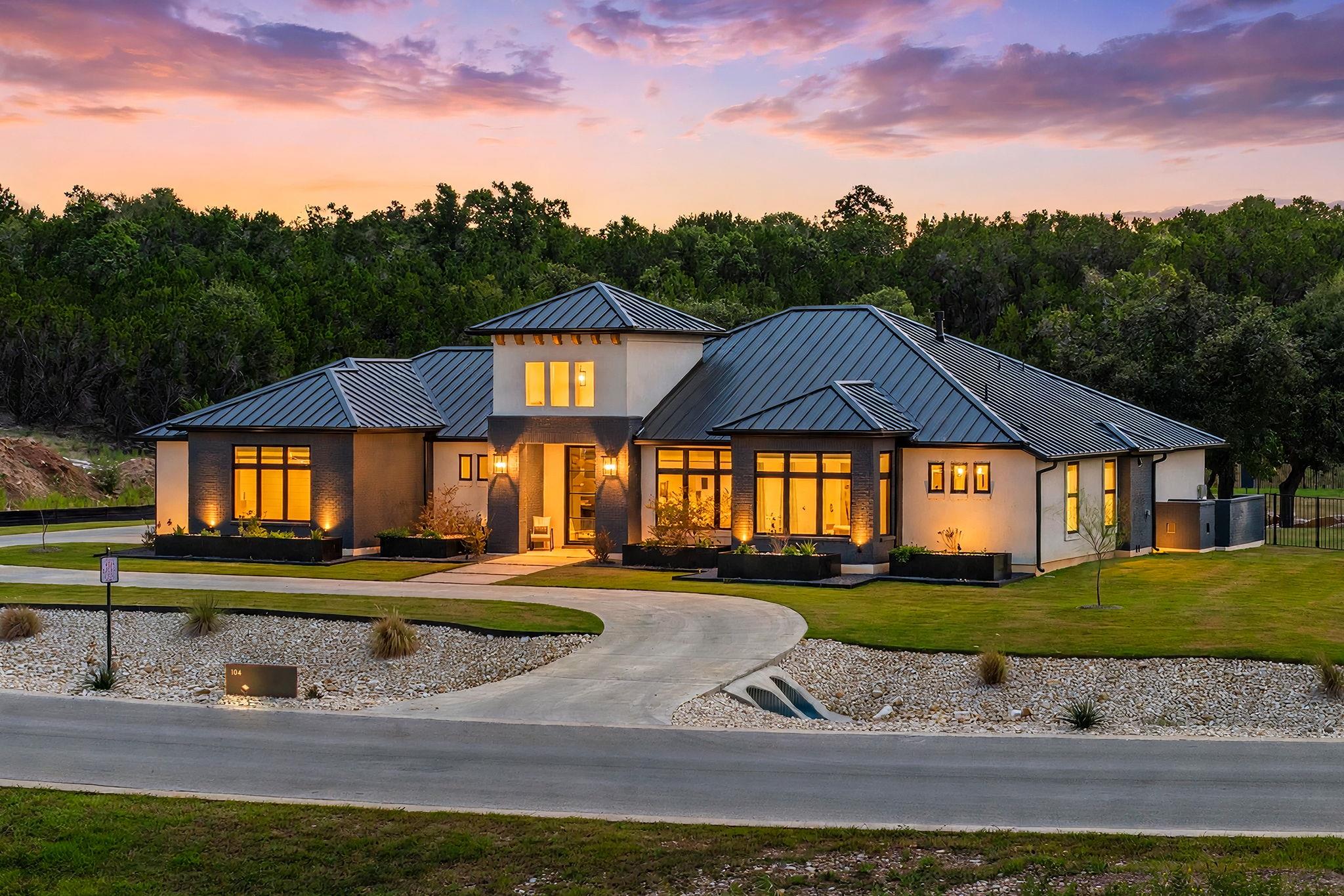 104 Sunridge