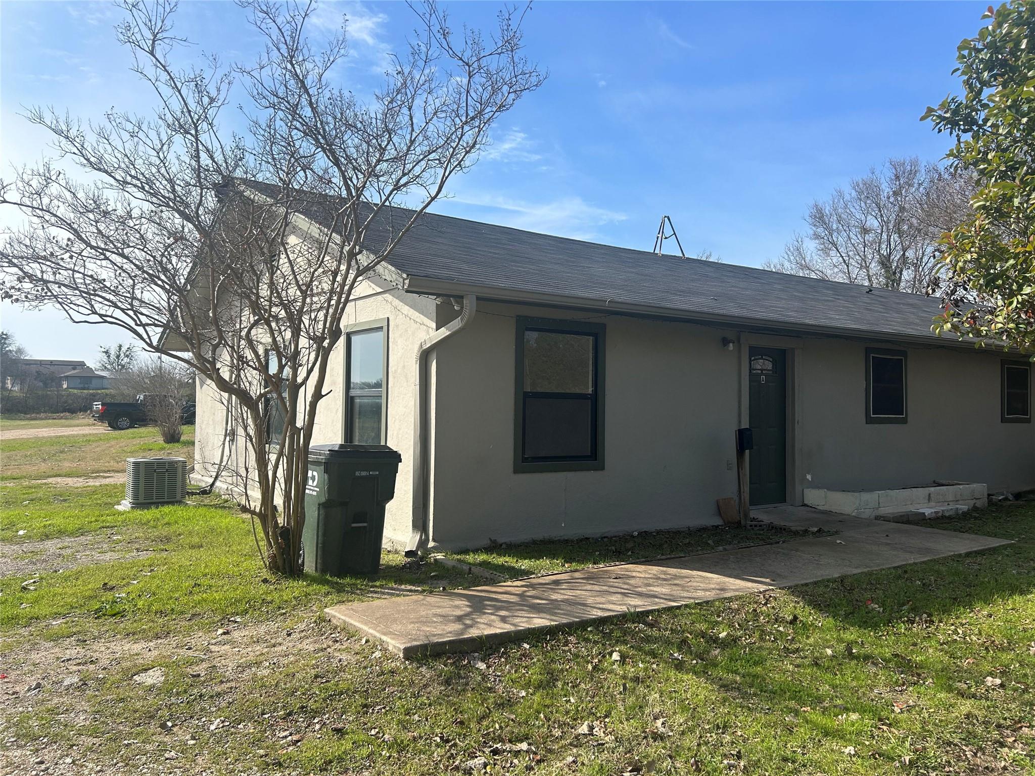 4806 Navarro Creek