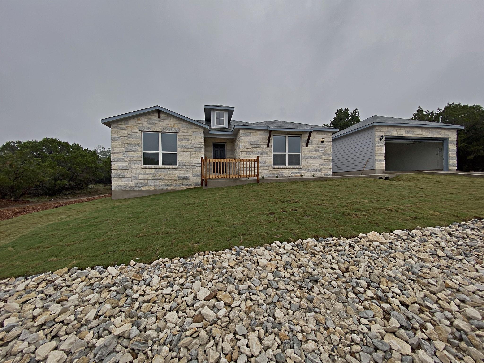 20915 Oak Dale