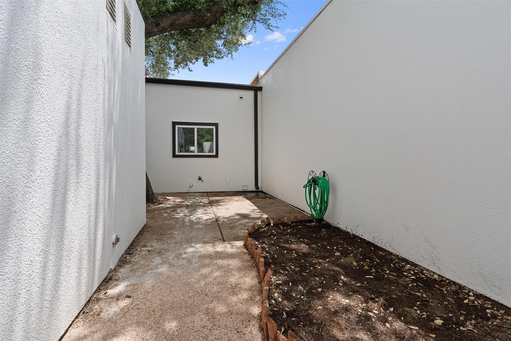 Photo 37
