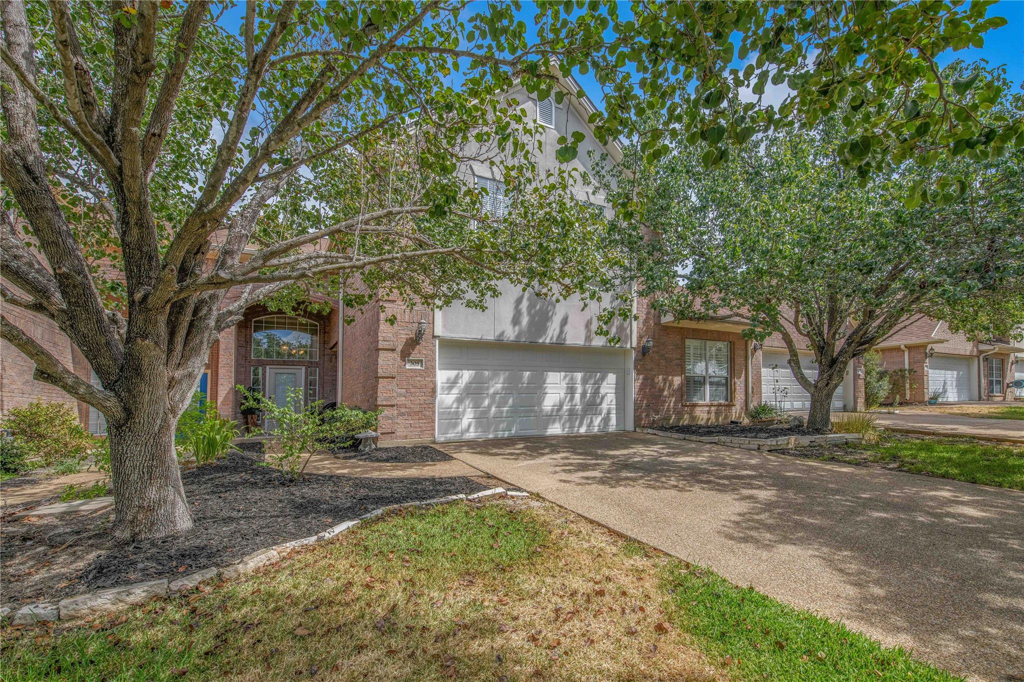 305 Chimney Hill