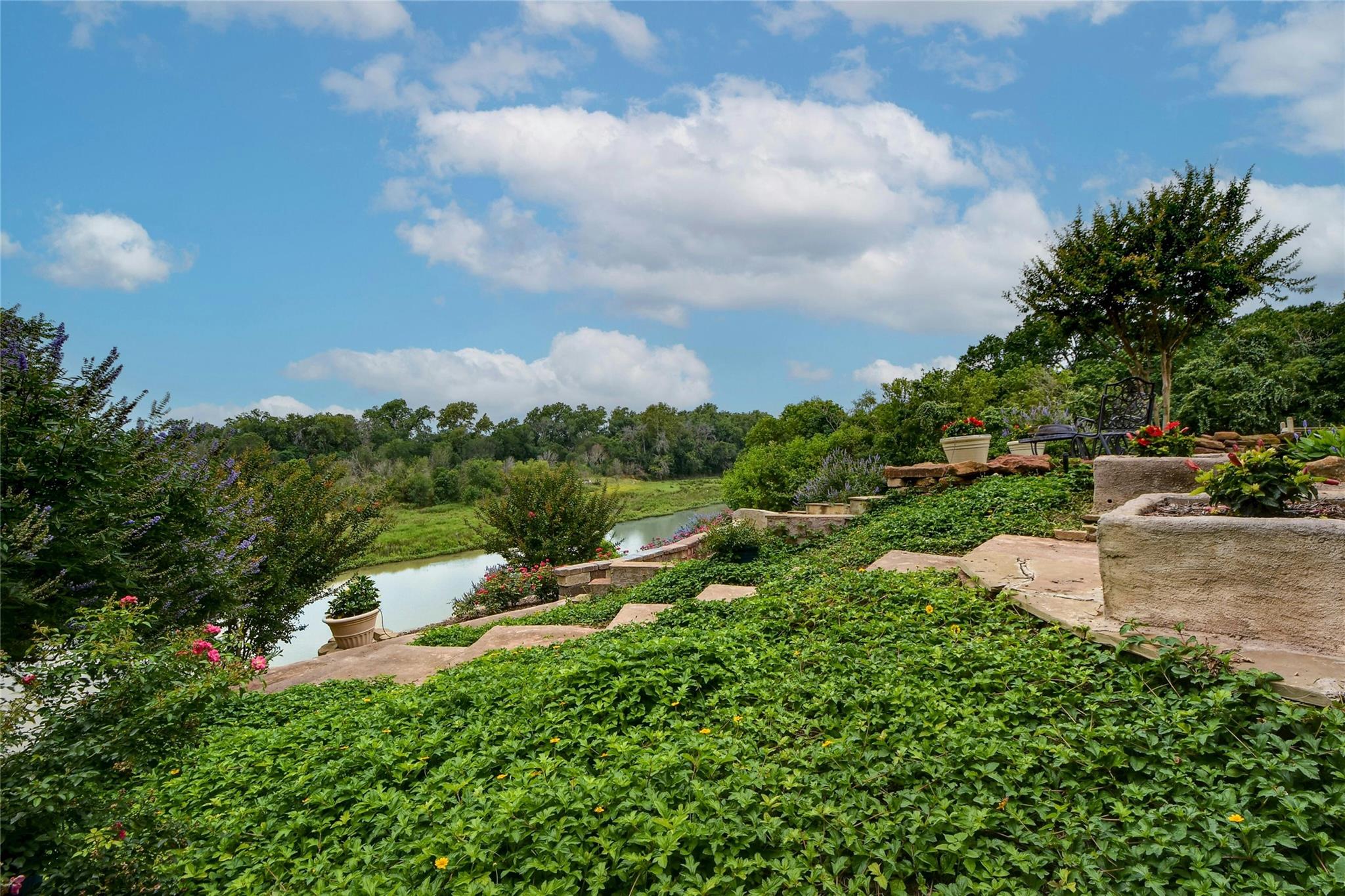 163 El Camino River