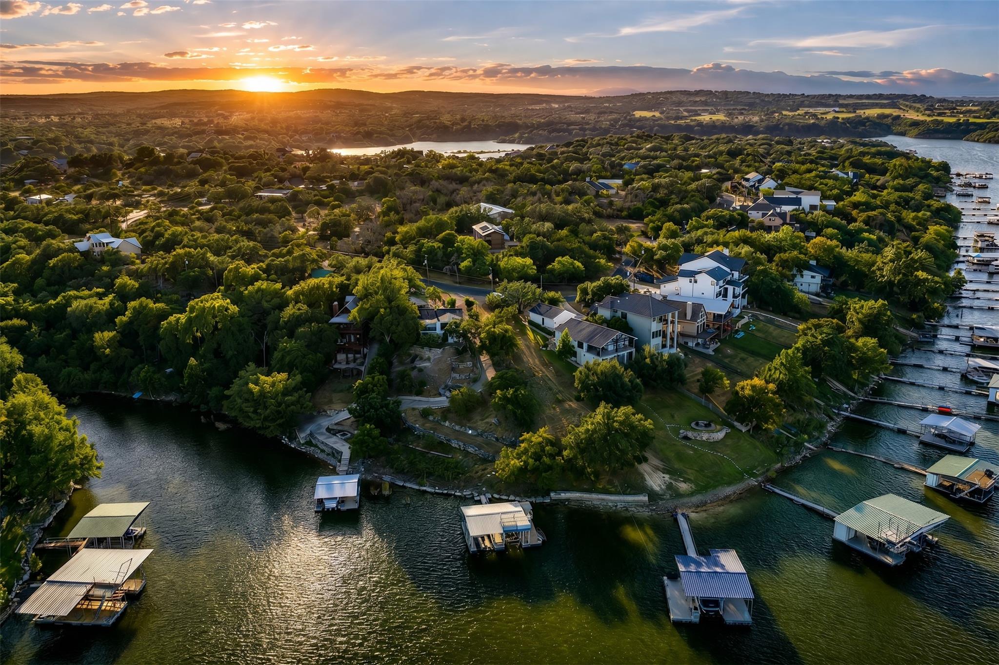 1201 Lake Shore