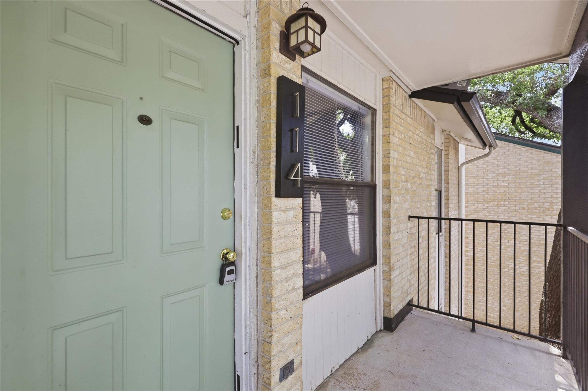 1624 Aquarena Springs