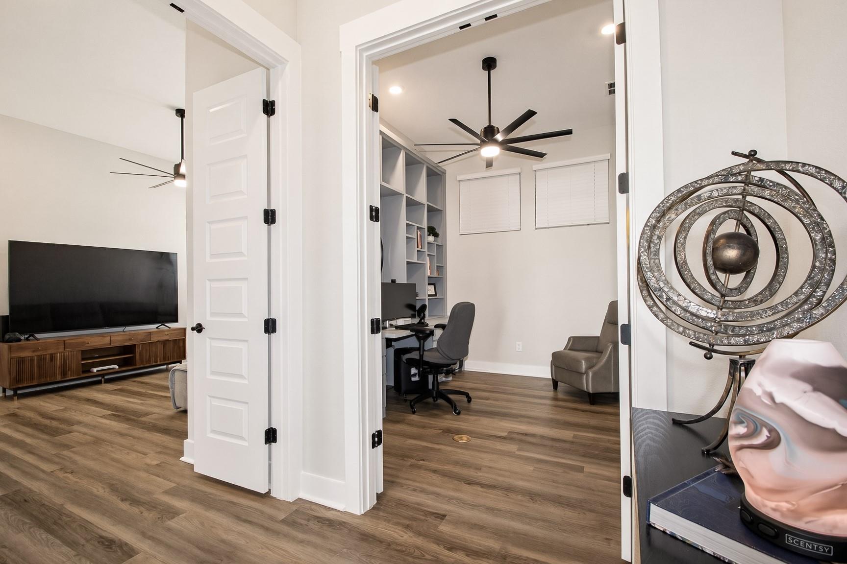 Photo 12